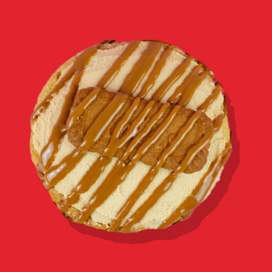 Biscoff Maxi cookie with white chocolate base, Biscoff buttercream, crunchy cookie, and Biscoff sauce drizzle.